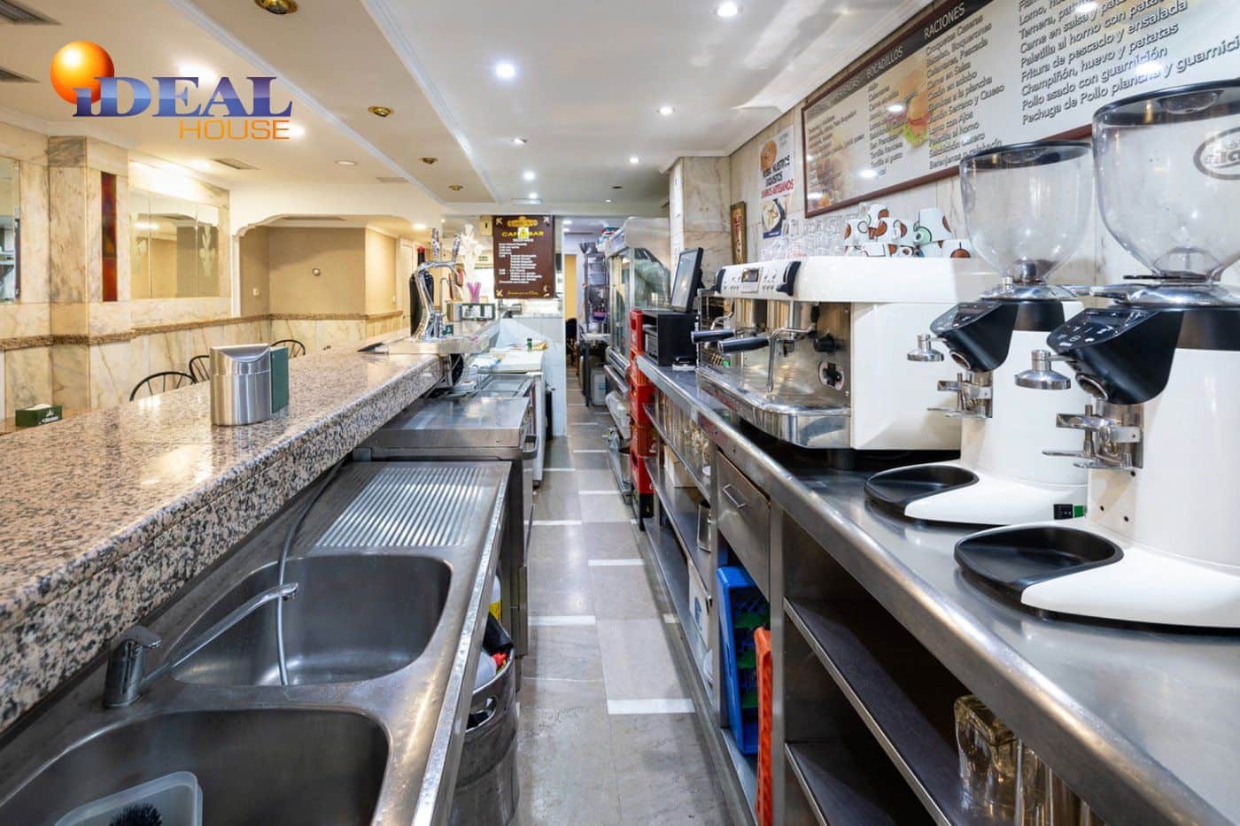 Komercyjne na sprzedaż w Miasto Grenada - 130 000 € (Ref: 9433737)