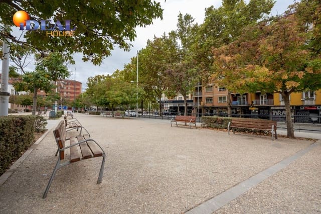 Komercyjne na sprzedaż w Miasto Grenada - 130 000 € (Ref: 9433737)