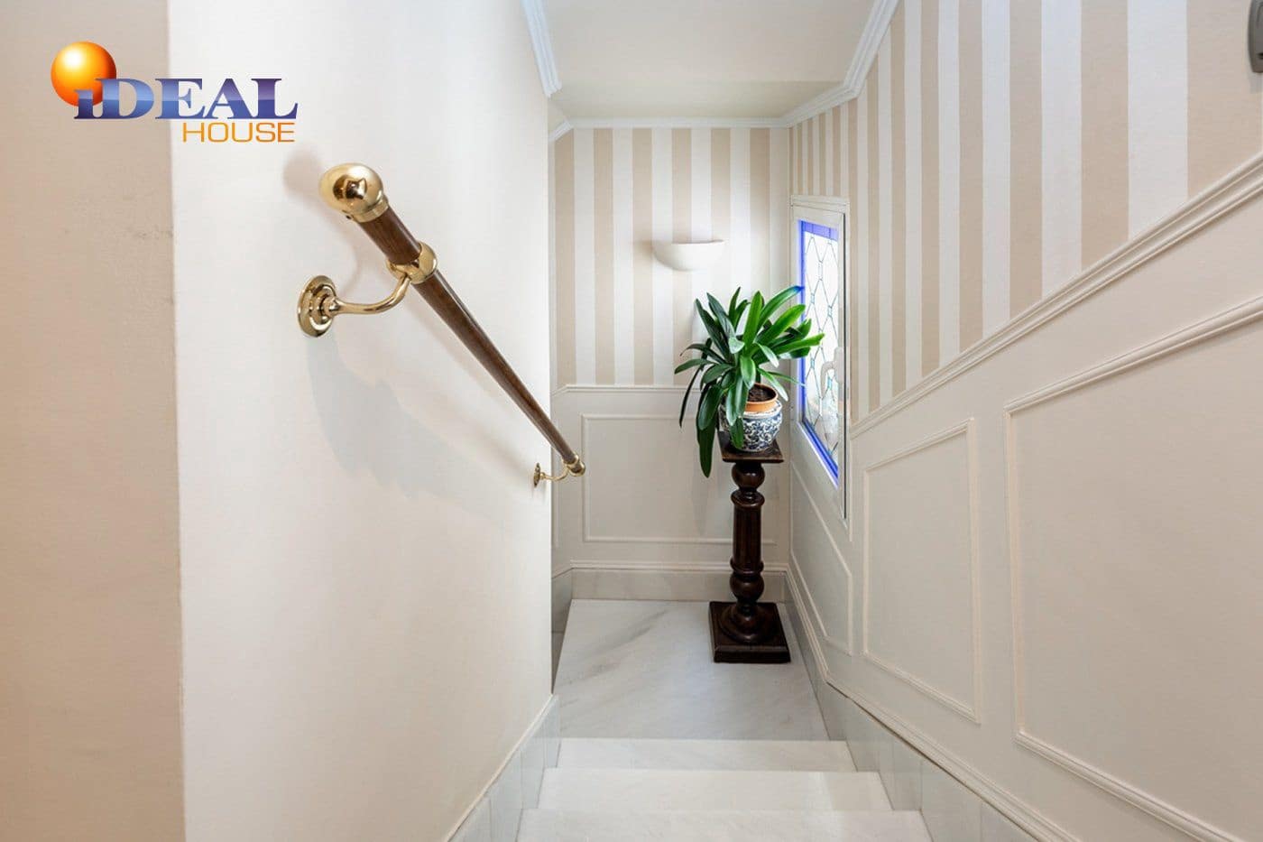 4 sypialnia Dom na sprzedaż w Miasto Grenada z garażem - 1 180 000 € (Ref: 9433739)