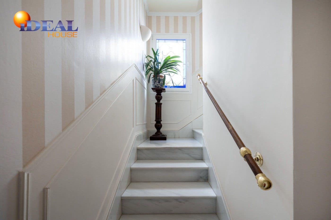 4 sypialnia Dom na sprzedaż w Miasto Grenada z garażem - 1 180 000 € (Ref: 9433739)