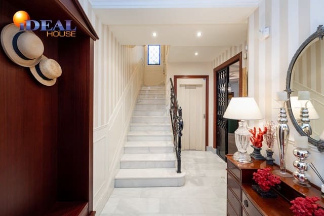 4 sypialnia Dom na sprzedaż w Centro, Miasto Grenada z garażem - 1 180 000 € (Ref: 9433739)