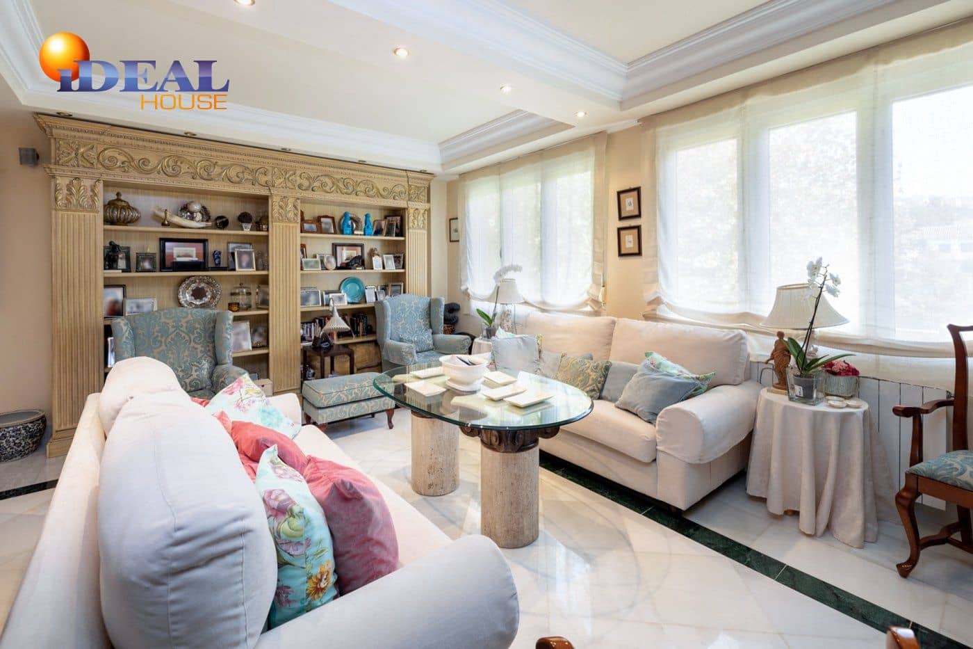 4 sypialnia Dom na sprzedaż w Miasto Grenada z garażem - 1 180 000 € (Ref: 9433739)