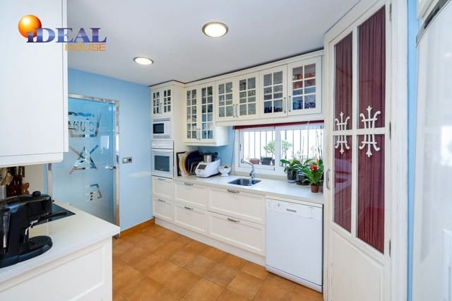 4 sypialnia Dom na sprzedaż w Centro, Miasto Grenada z garażem - 1 180 000 € (Ref: 9433739)