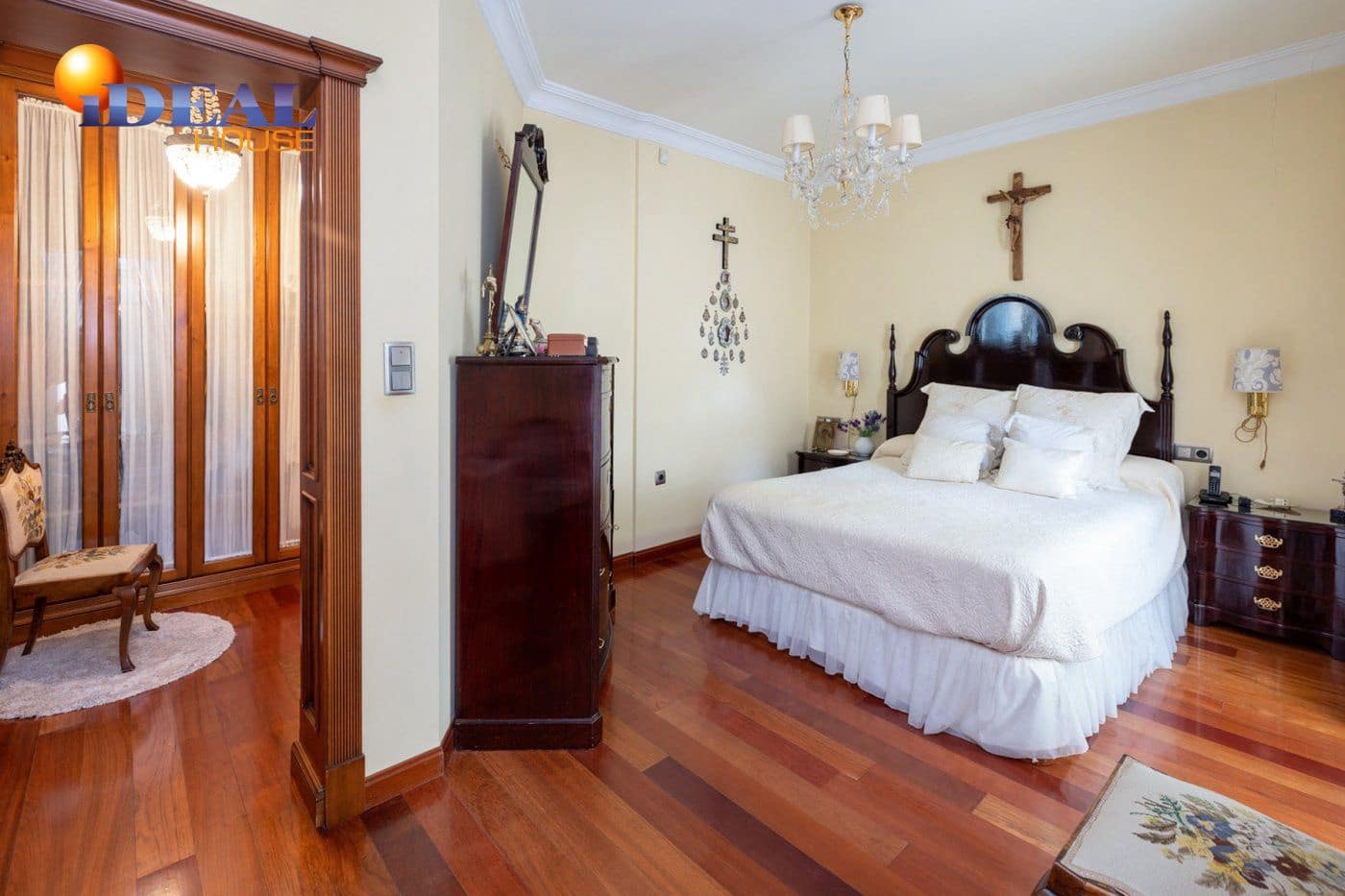 4 sypialnia Dom na sprzedaż w Miasto Grenada z garażem - 1 180 000 € (Ref: 9433739)