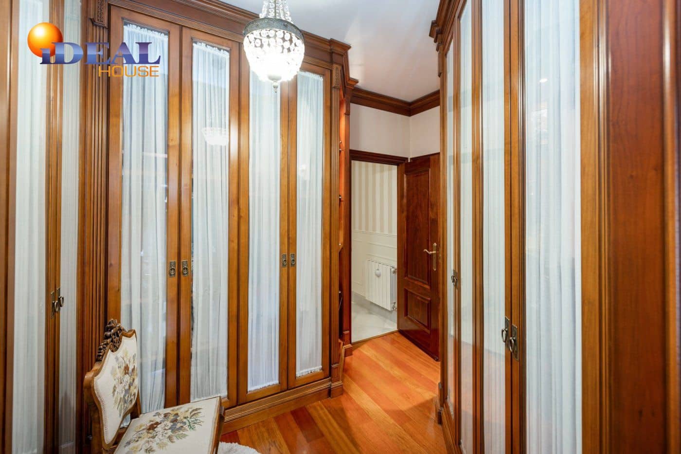 4 sypialnia Dom na sprzedaż w Miasto Grenada z garażem - 1 180 000 € (Ref: 9433739)