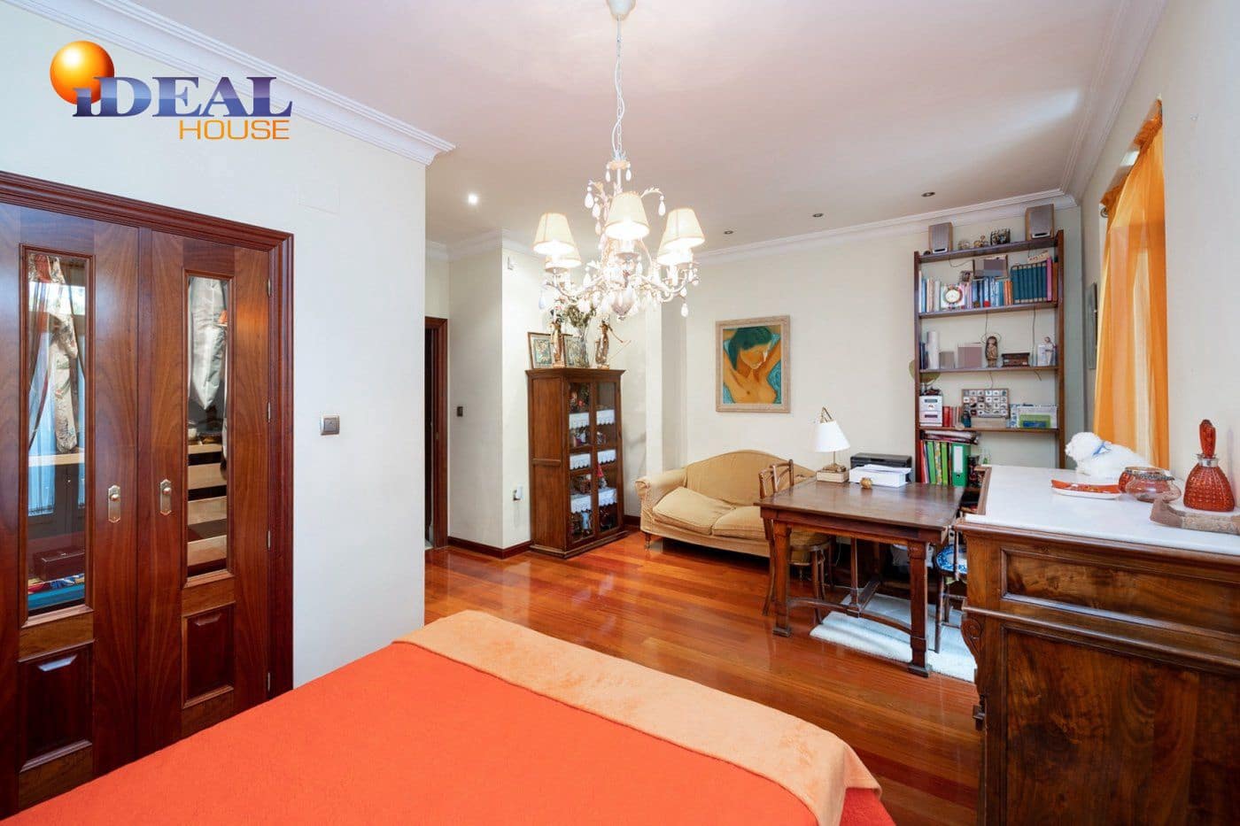 4 sypialnia Dom na sprzedaż w Miasto Grenada z garażem - 1 180 000 € (Ref: 9433739)