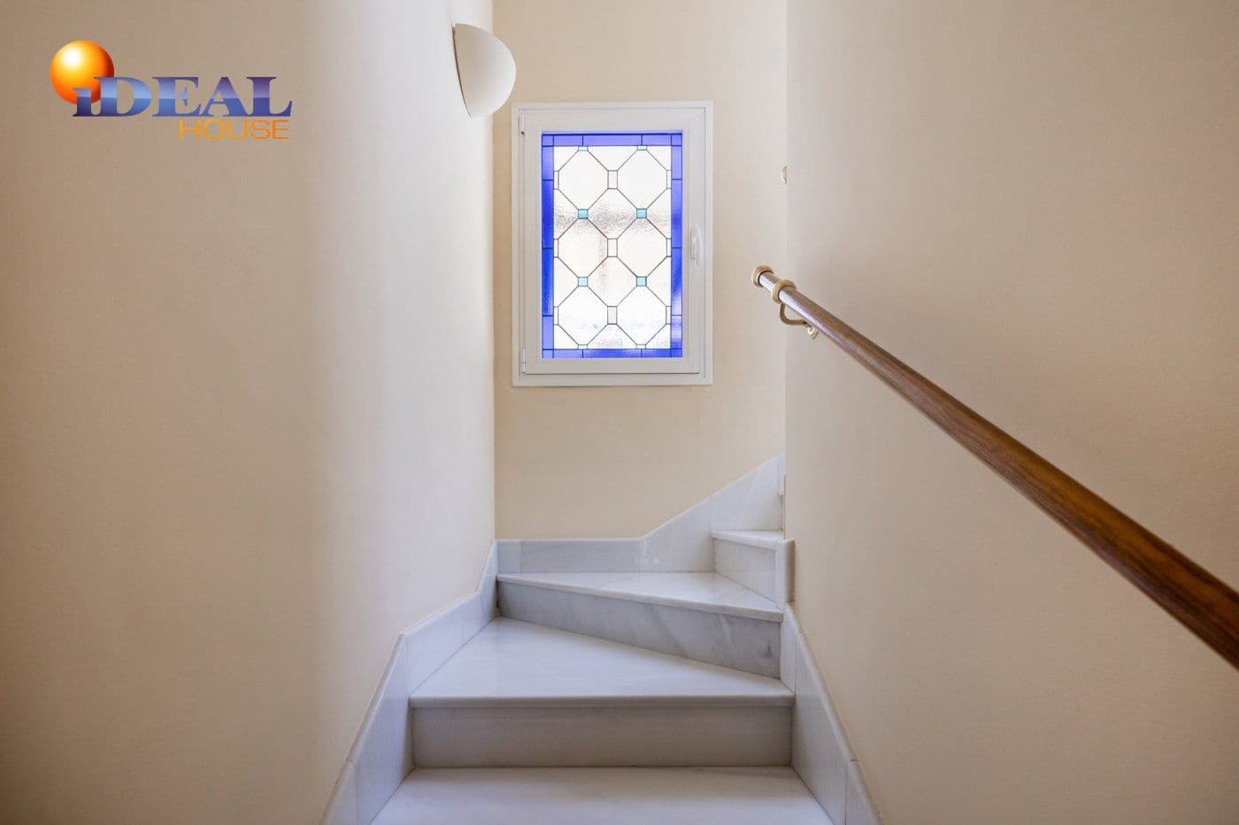 4 sypialnia Dom na sprzedaż w Miasto Grenada z garażem - 1 180 000 € (Ref: 9433739)