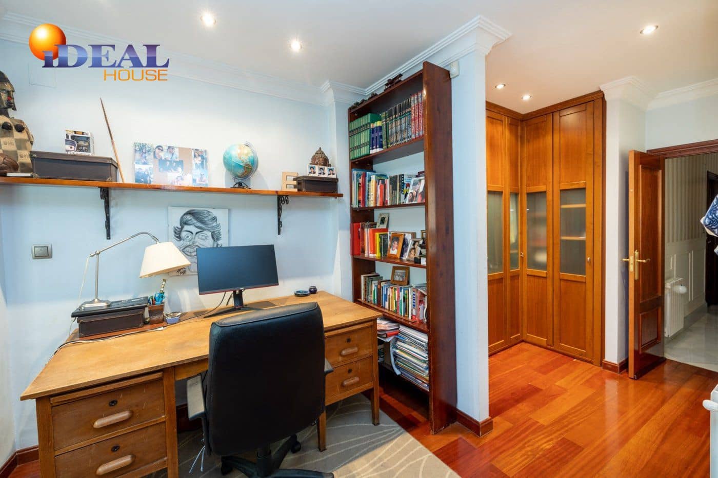 4 sypialnia Dom na sprzedaż w Miasto Grenada z garażem - 1 180 000 € (Ref: 9433739)