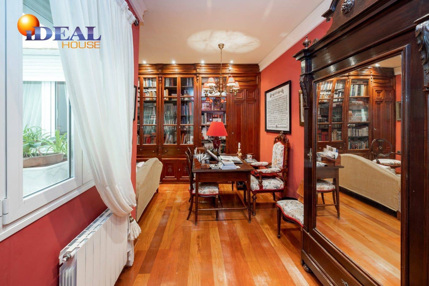 4 sypialnia Dom na sprzedaż w Miasto Grenada z garażem - 1 180 000 € (Ref: 9433739)