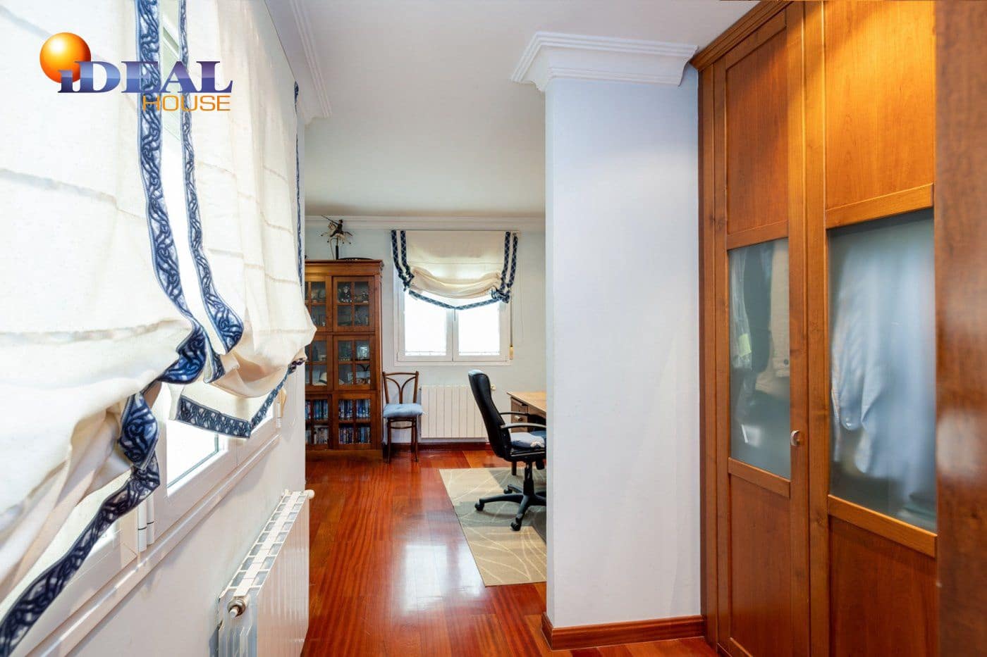 4 sypialnia Dom na sprzedaż w Miasto Grenada z garażem - 1 180 000 € (Ref: 9433739)