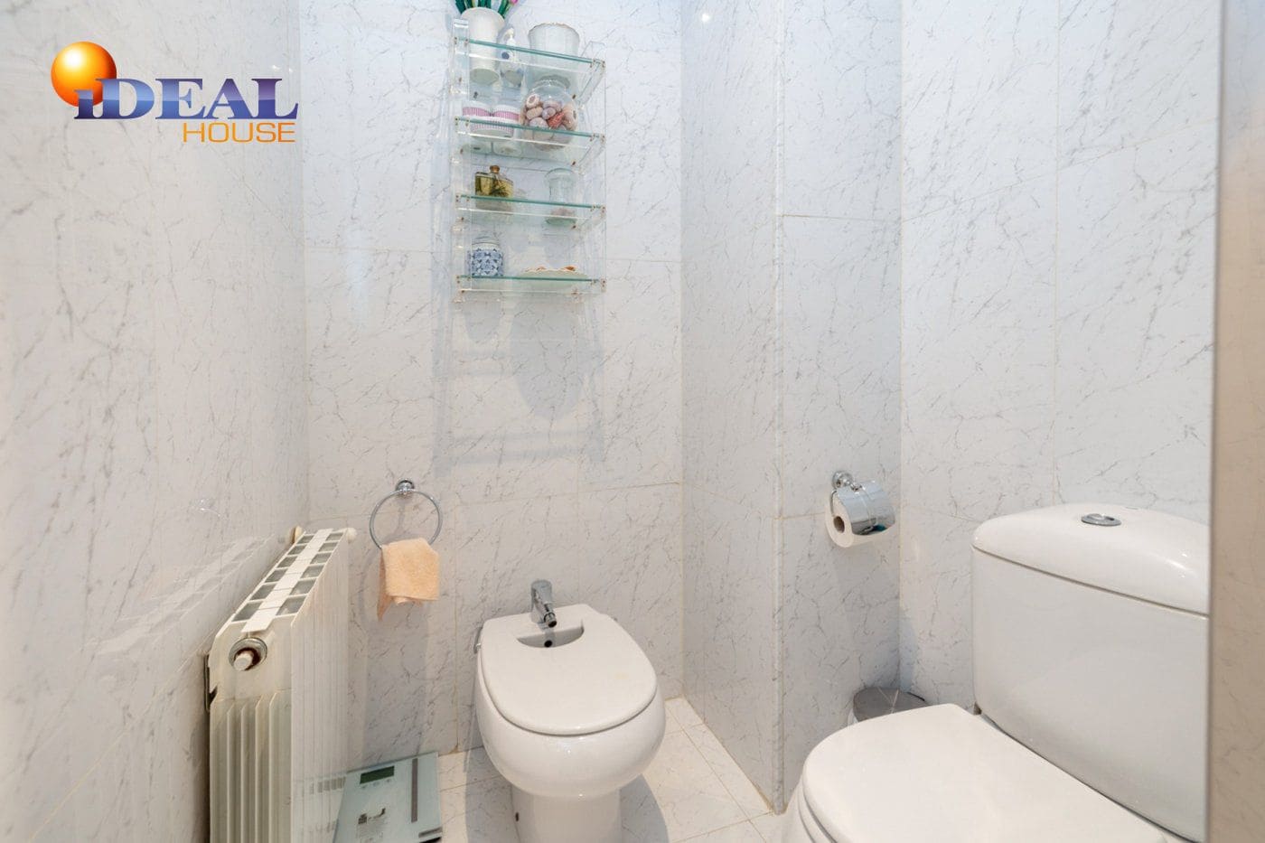 4 sypialnia Dom na sprzedaż w Miasto Grenada z garażem - 1 180 000 € (Ref: 9433739)