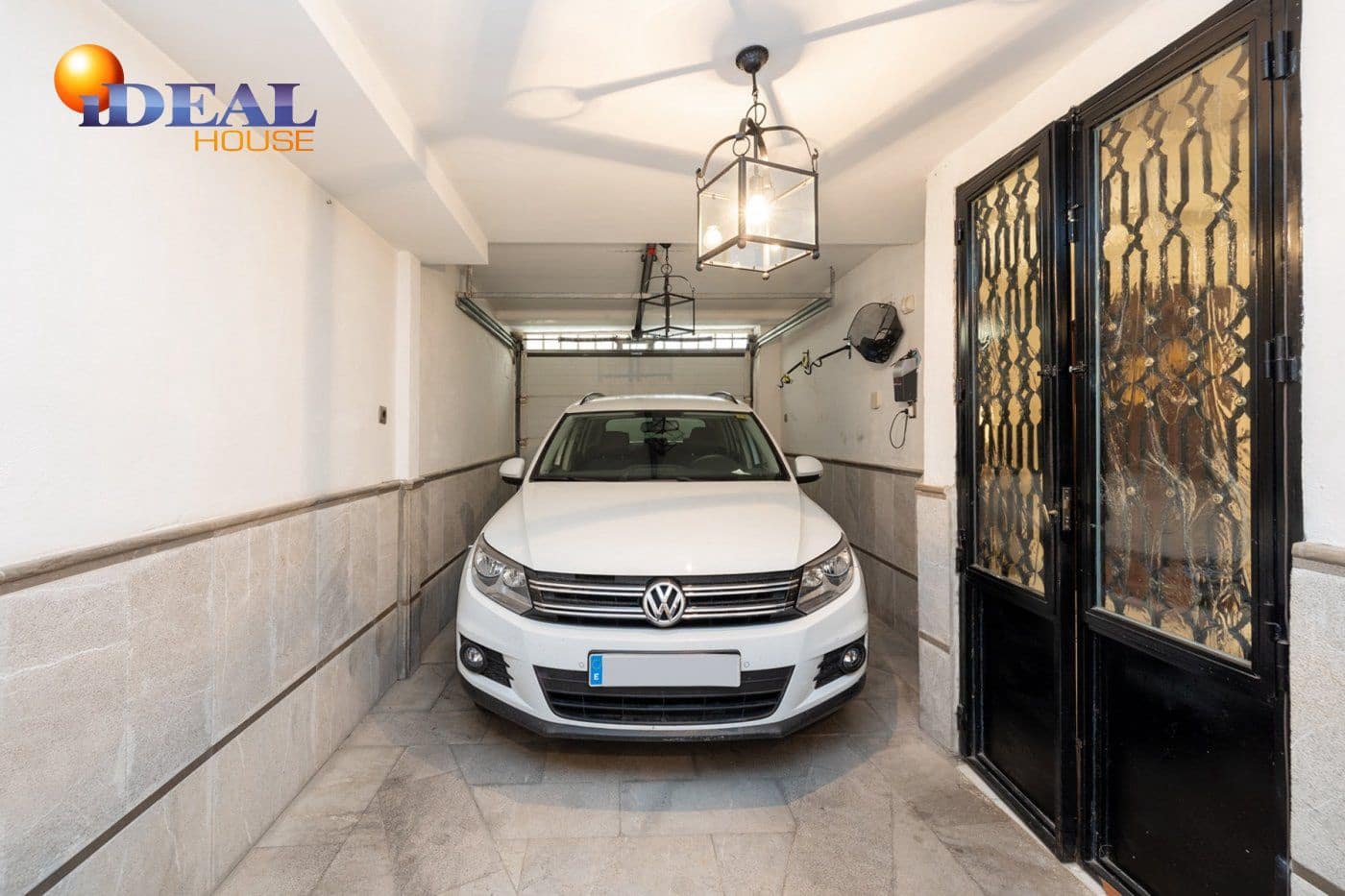 4 sypialnia Dom na sprzedaż w Miasto Grenada z garażem - 1 180 000 € (Ref: 9433739)