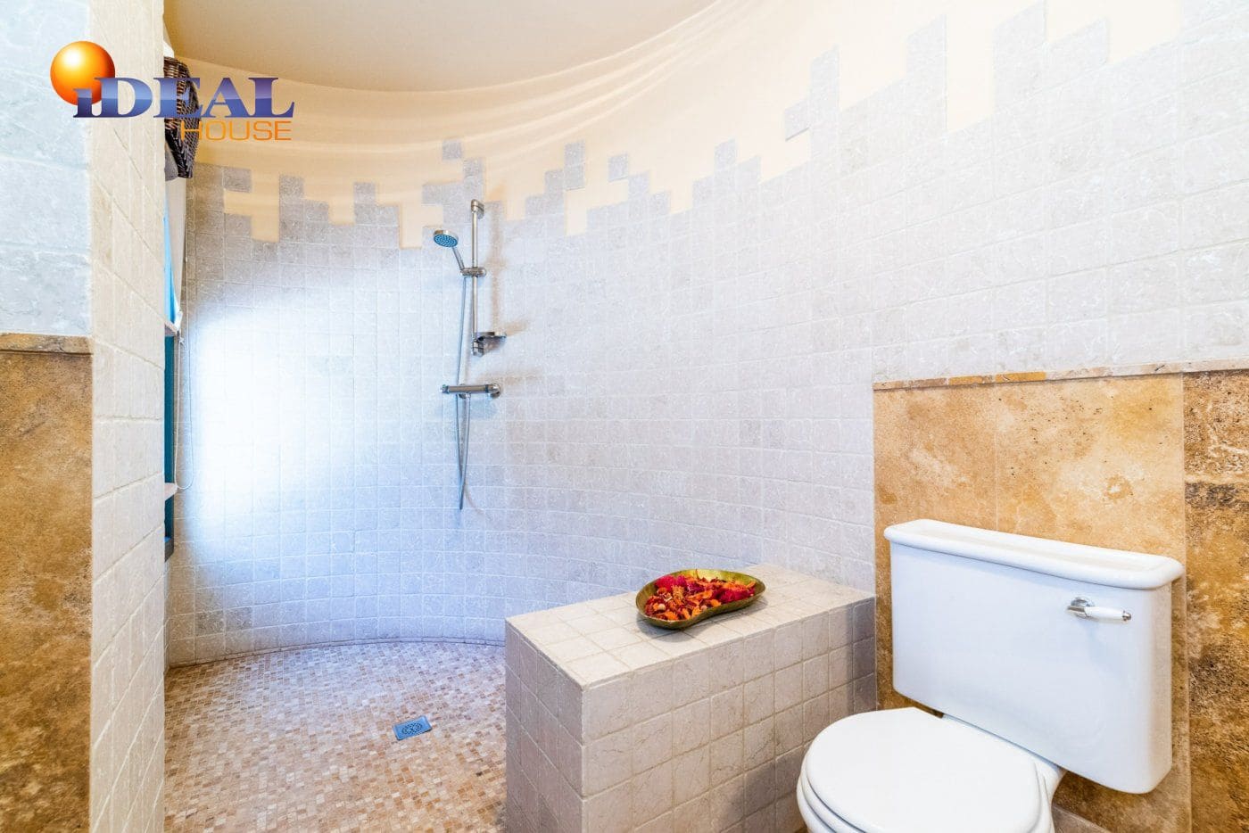 5 sypialnia Willa na sprzedaż w Albolote z garażem - 1 800 000 € (Ref: 9433743)