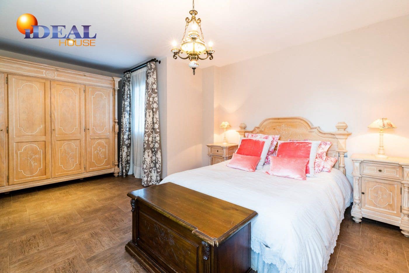 5 sypialnia Willa na sprzedaż w Albolote z garażem - 1 800 000 € (Ref: 9433743)