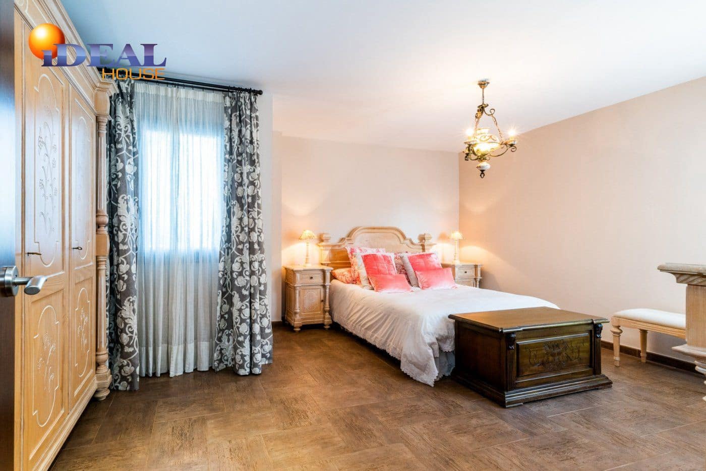 5 sypialnia Willa na sprzedaż w Albolote z garażem - 1 800 000 € (Ref: 9433743)