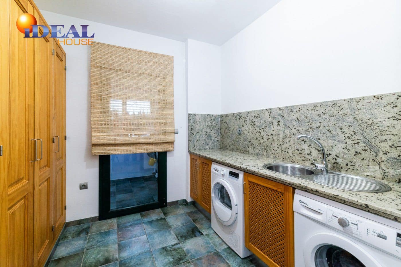 5 sypialnia Willa na sprzedaż w Albolote z garażem - 1 800 000 € (Ref: 9433743)