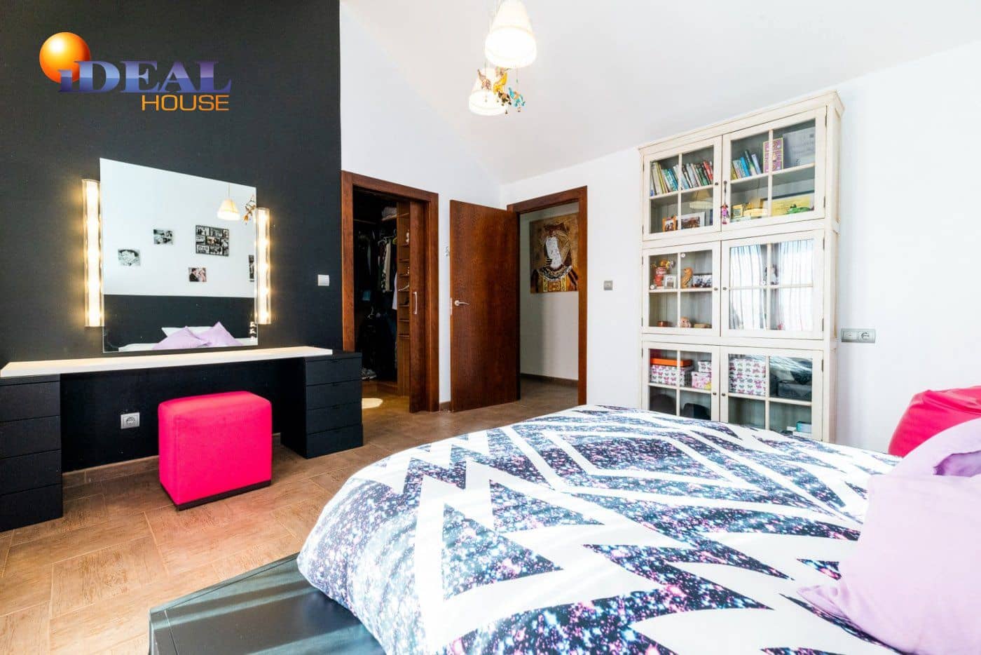 5 sypialnia Willa na sprzedaż w Albolote z garażem - 1 800 000 € (Ref: 9433743)