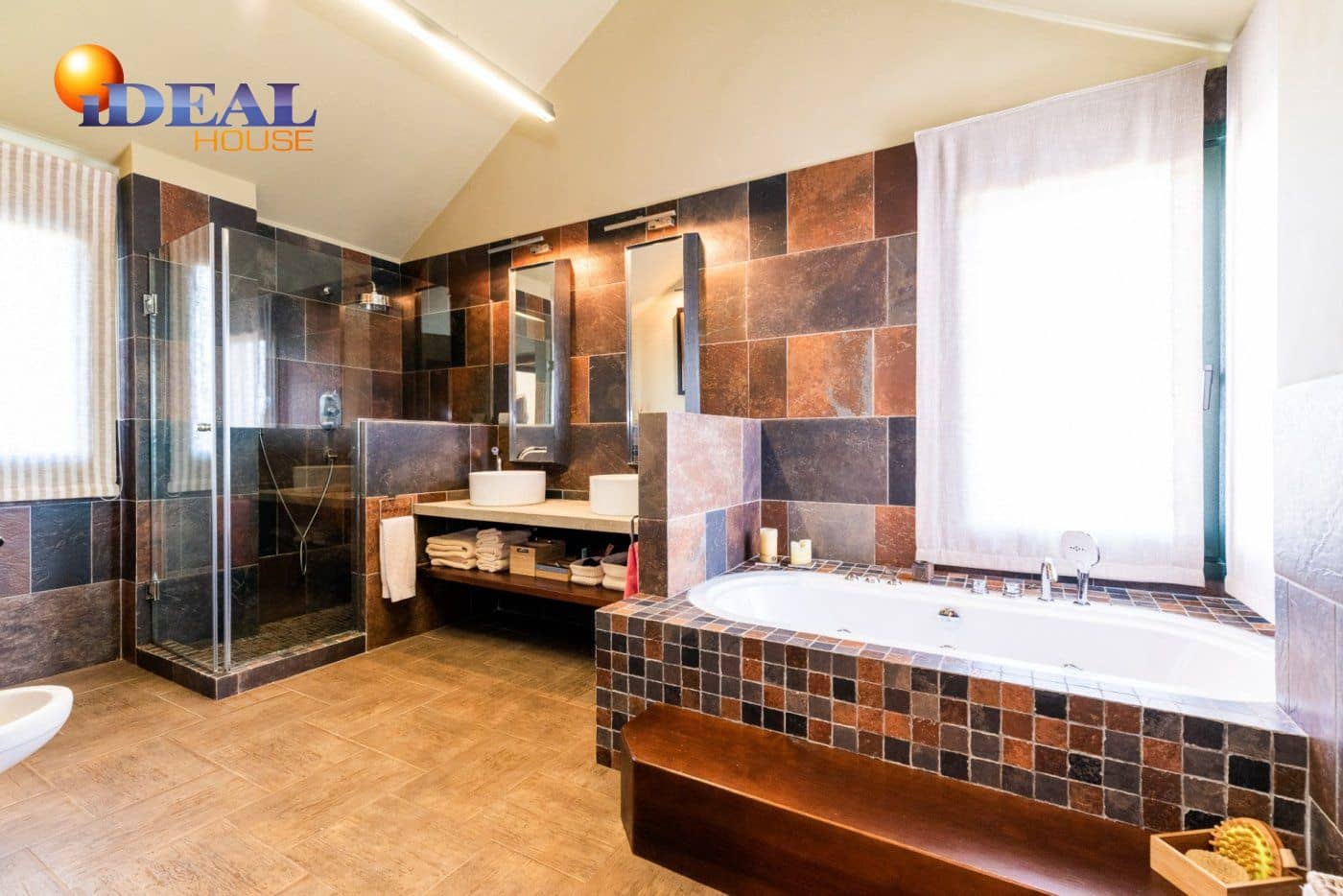 5 sypialnia Willa na sprzedaż w Albolote z garażem - 1 800 000 € (Ref: 9433743)