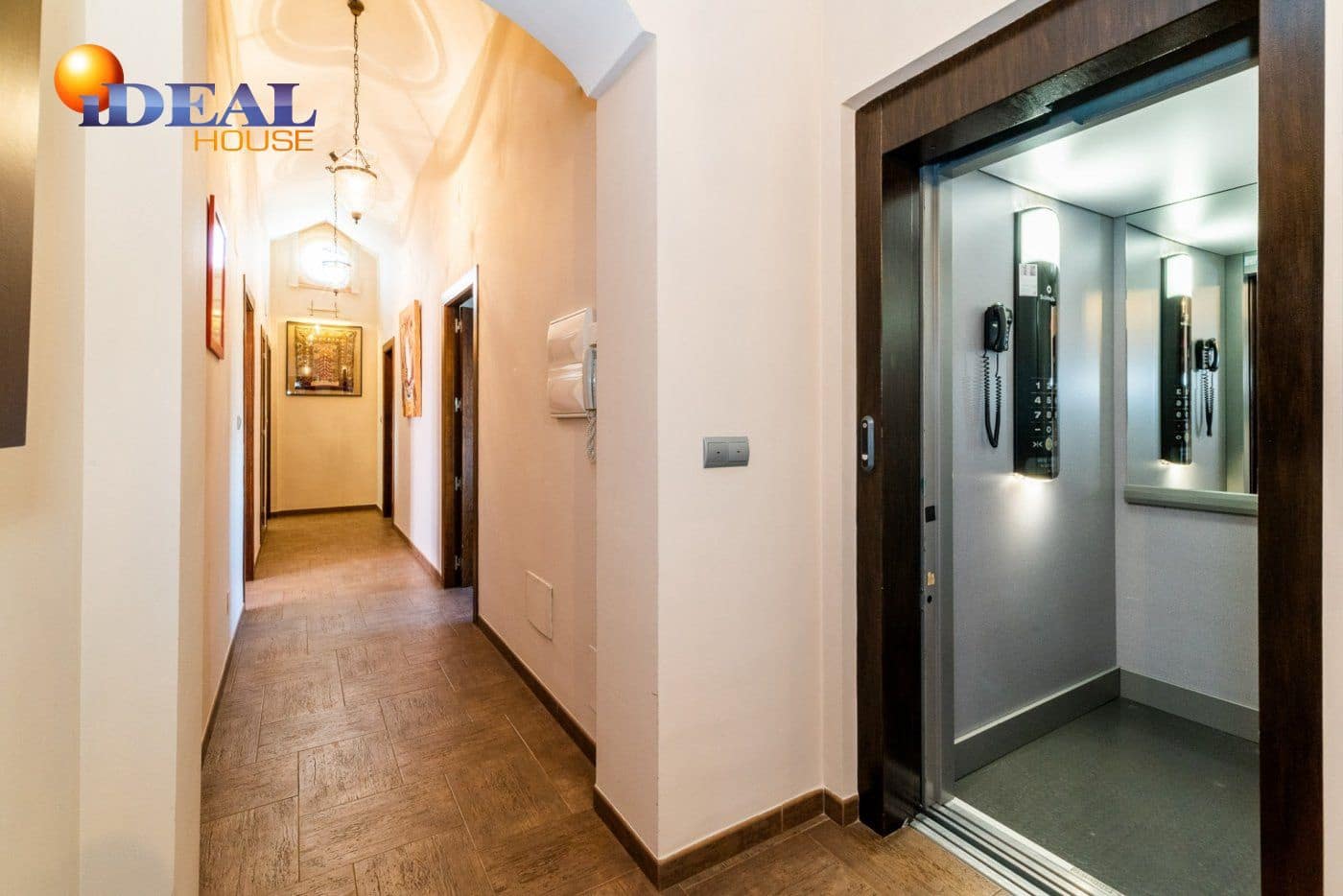 5 sypialnia Willa na sprzedaż w Albolote z garażem - 1 800 000 € (Ref: 9433743)