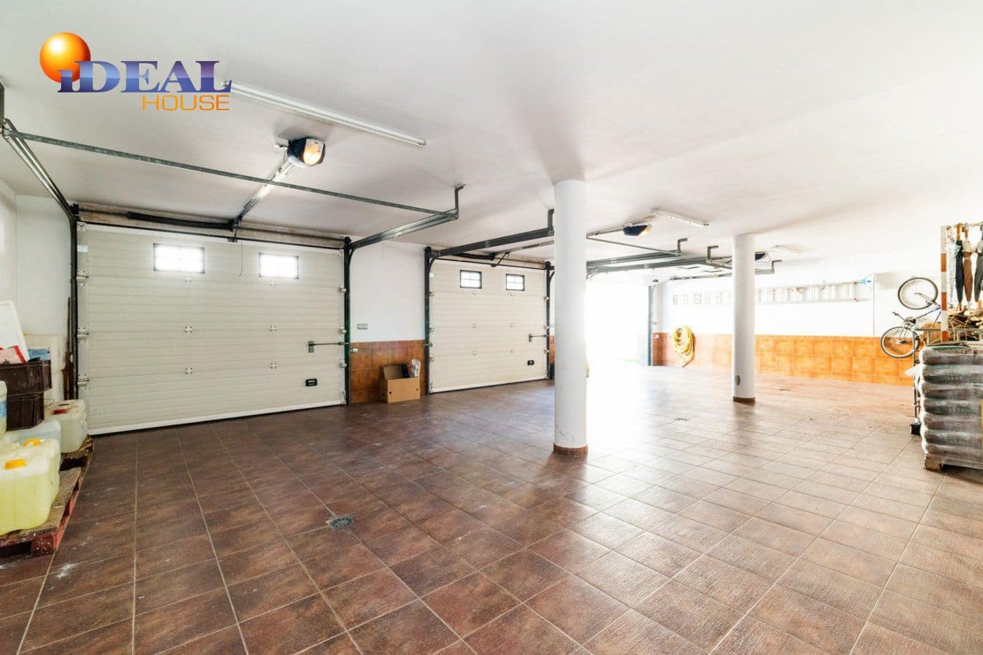 5 sypialnia Willa na sprzedaż w Albolote z garażem - 1 800 000 € (Ref: 9433743)