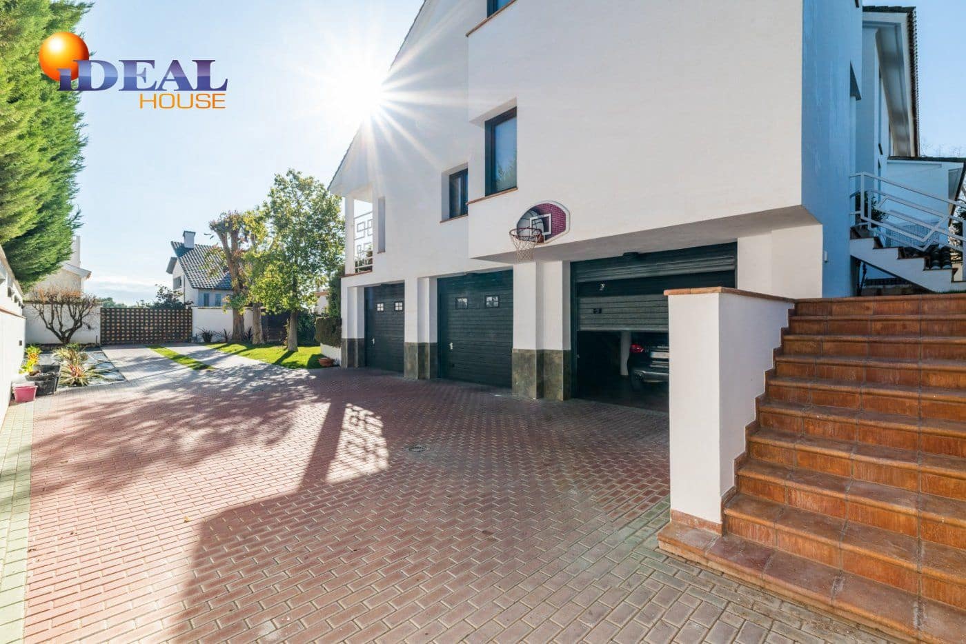 5 sypialnia Willa na sprzedaż w Albolote z garażem - 1 800 000 € (Ref: 9433743)