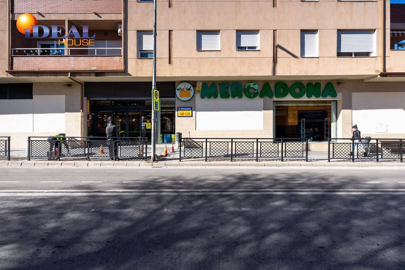 Kommersiell till salu i Ogijares - 305 000 € (Ref: 9433744)