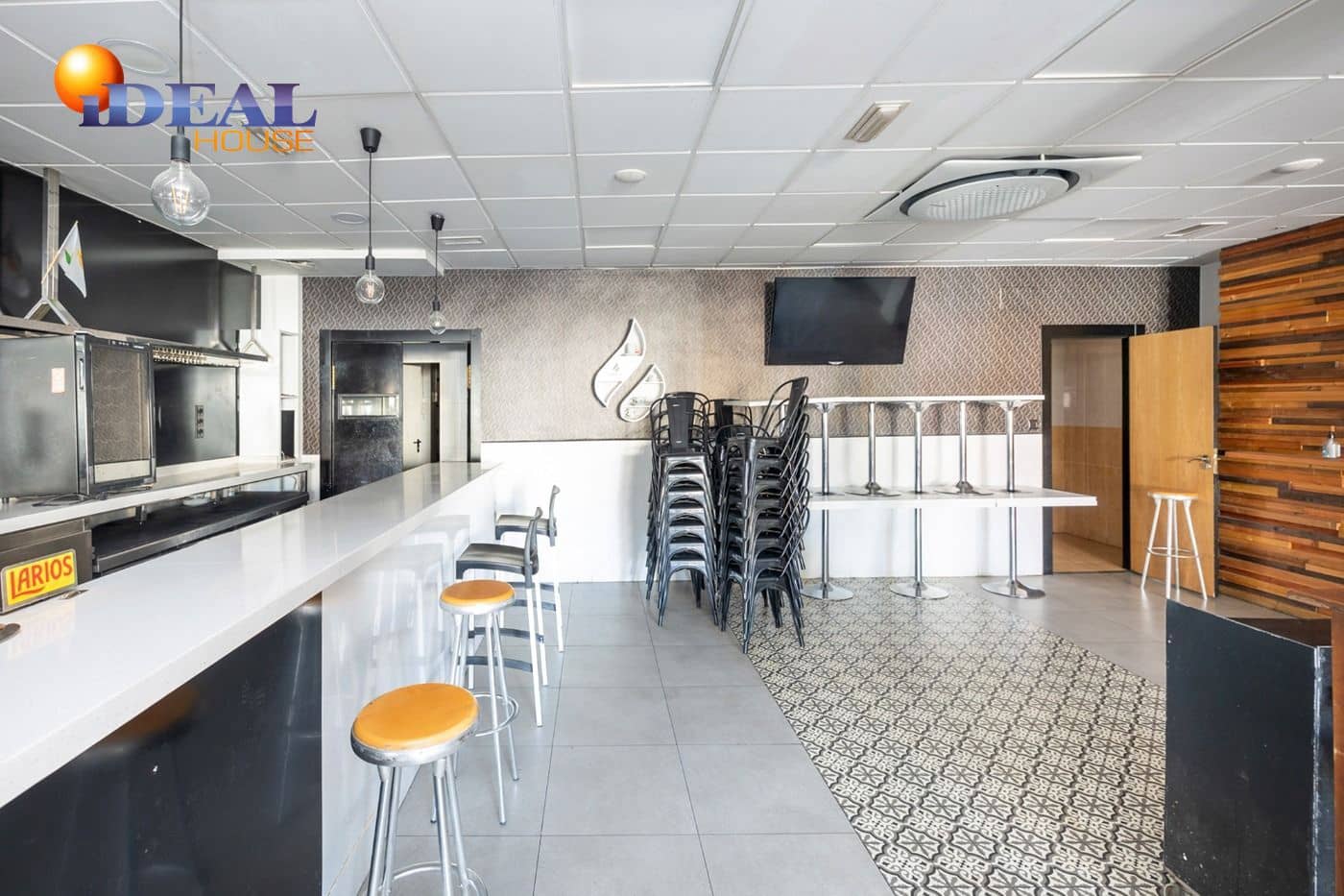 Kommersiell till salu i Ogijares - 305 000 € (Ref: 9433744)