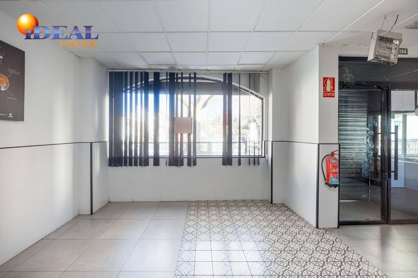 Kommersiell till salu i Ogijares - 305 000 € (Ref: 9433744)