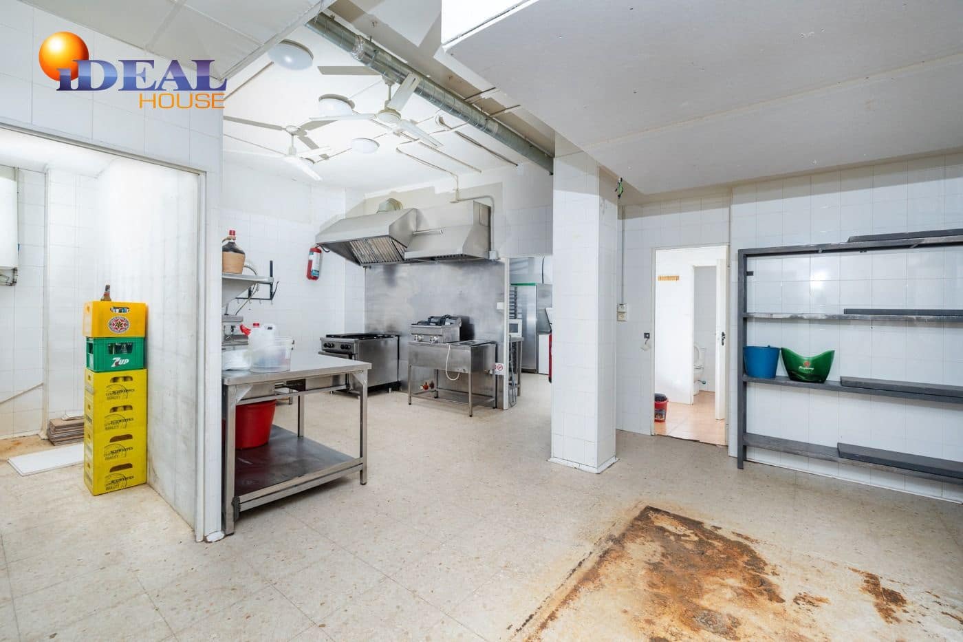 Kommersiell till salu i Ogijares - 305 000 € (Ref: 9433744)