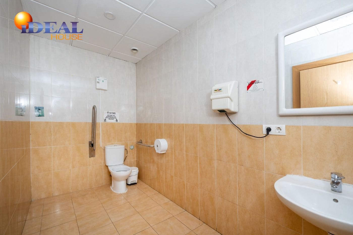 Kommersiell till salu i Ogijares - 305 000 € (Ref: 9433744)