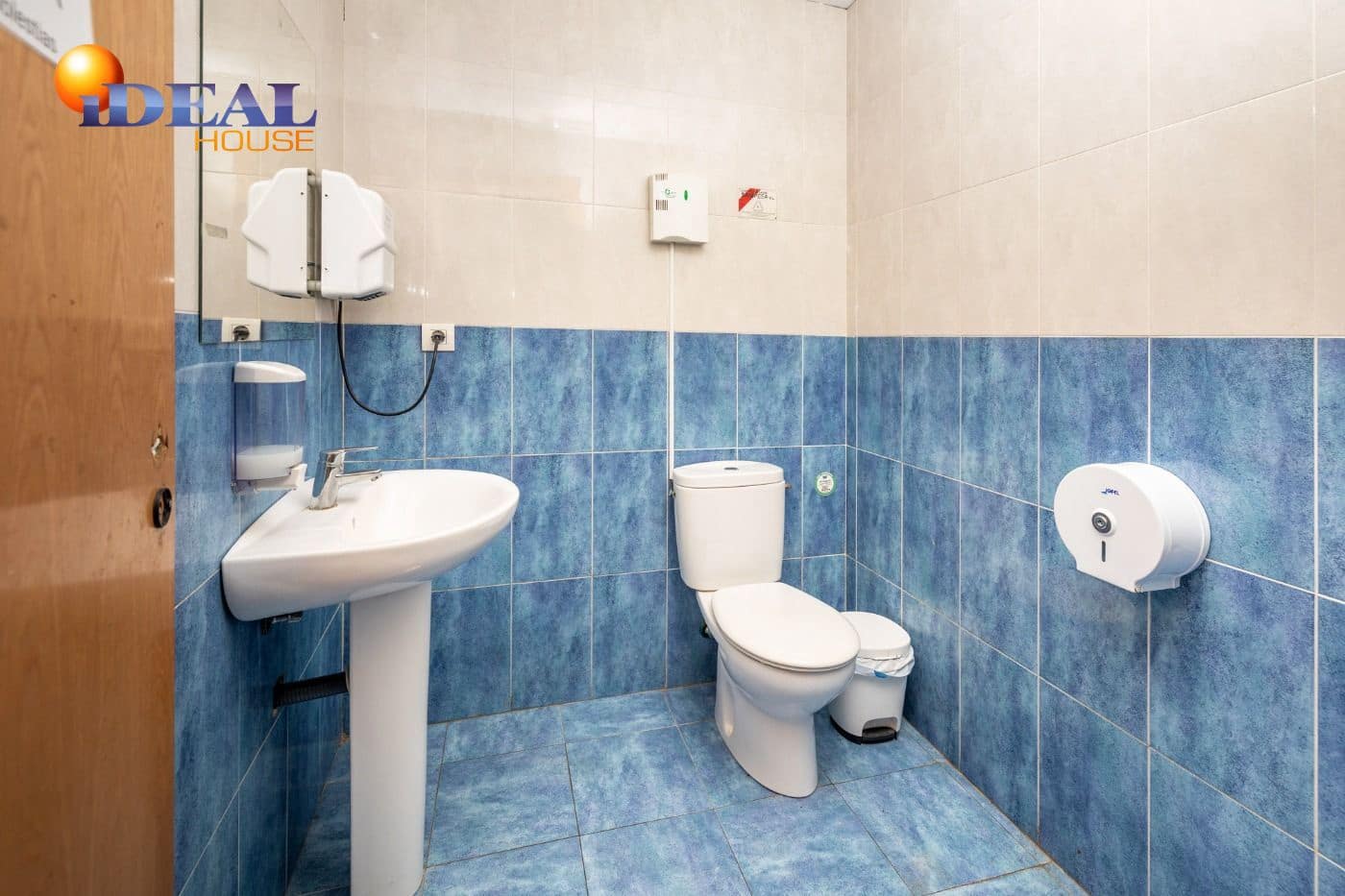 Kommersiell till salu i Ogijares - 305 000 € (Ref: 9433744)