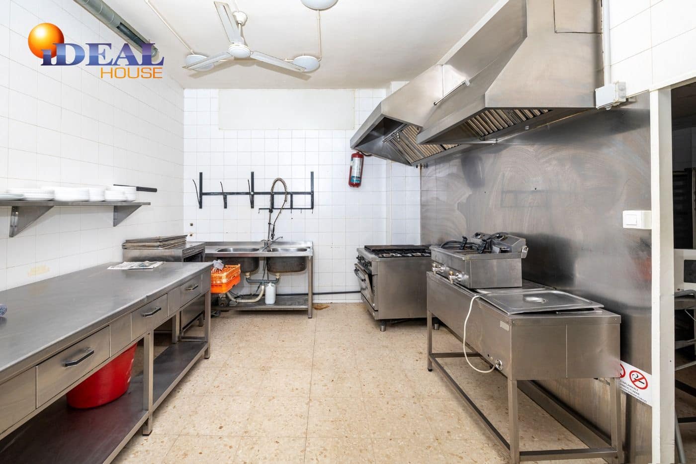 Kommersiell till salu i Ogijares - 305 000 € (Ref: 9433744)