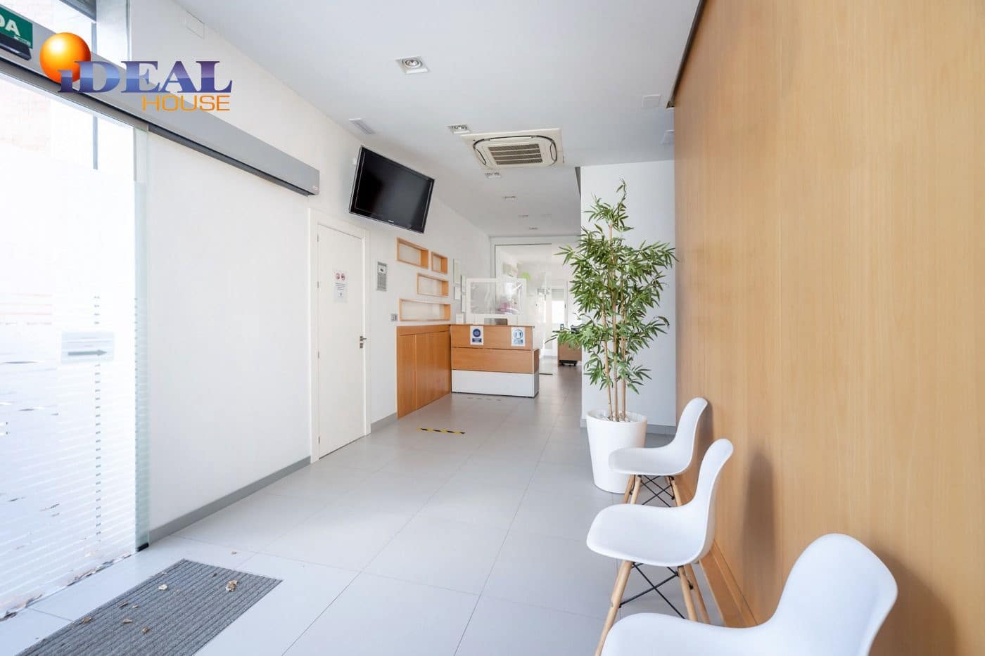 Local Comercial en Granada ciudad en venta con garaje - 600.000 € (Ref: 9433745)