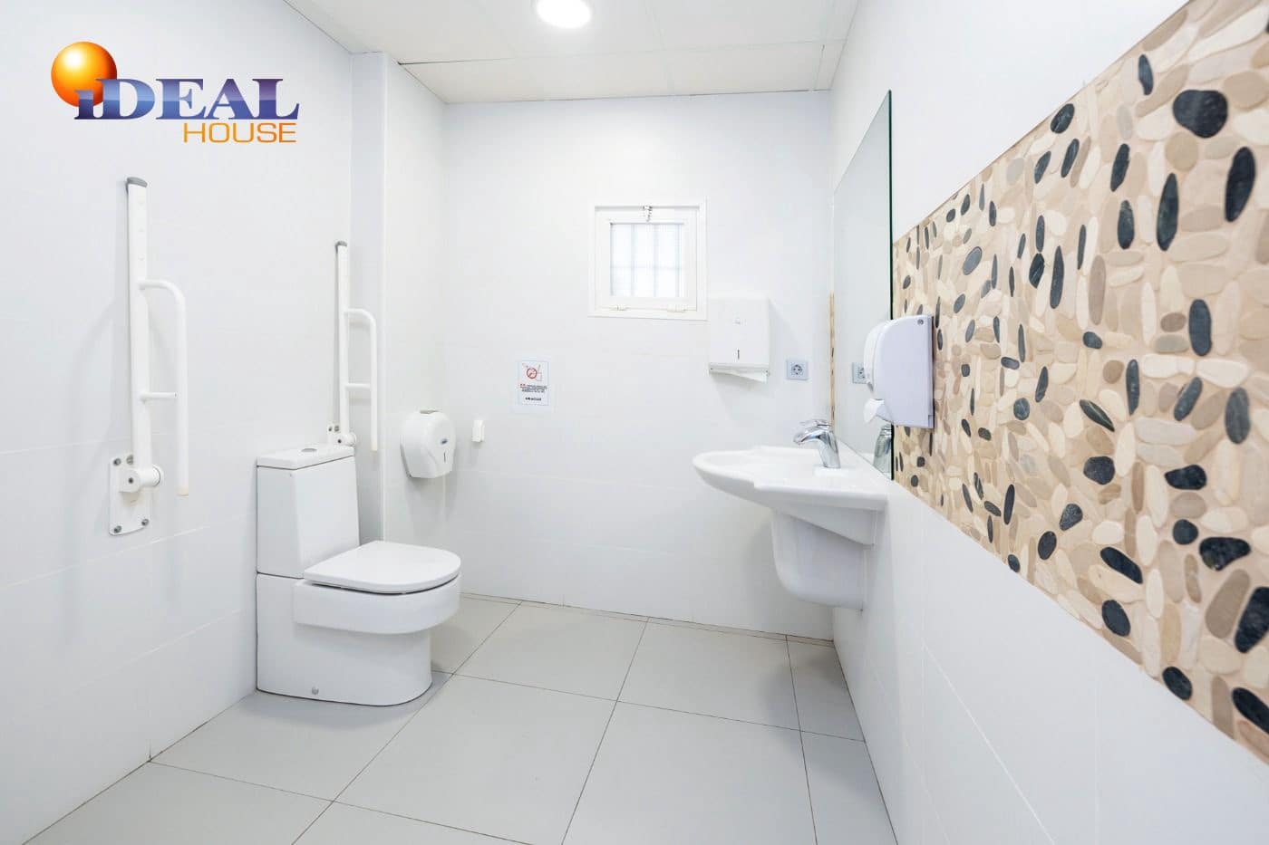 Local Comercial en Granada ciudad en venta con garaje - 600.000 € (Ref: 9433745)