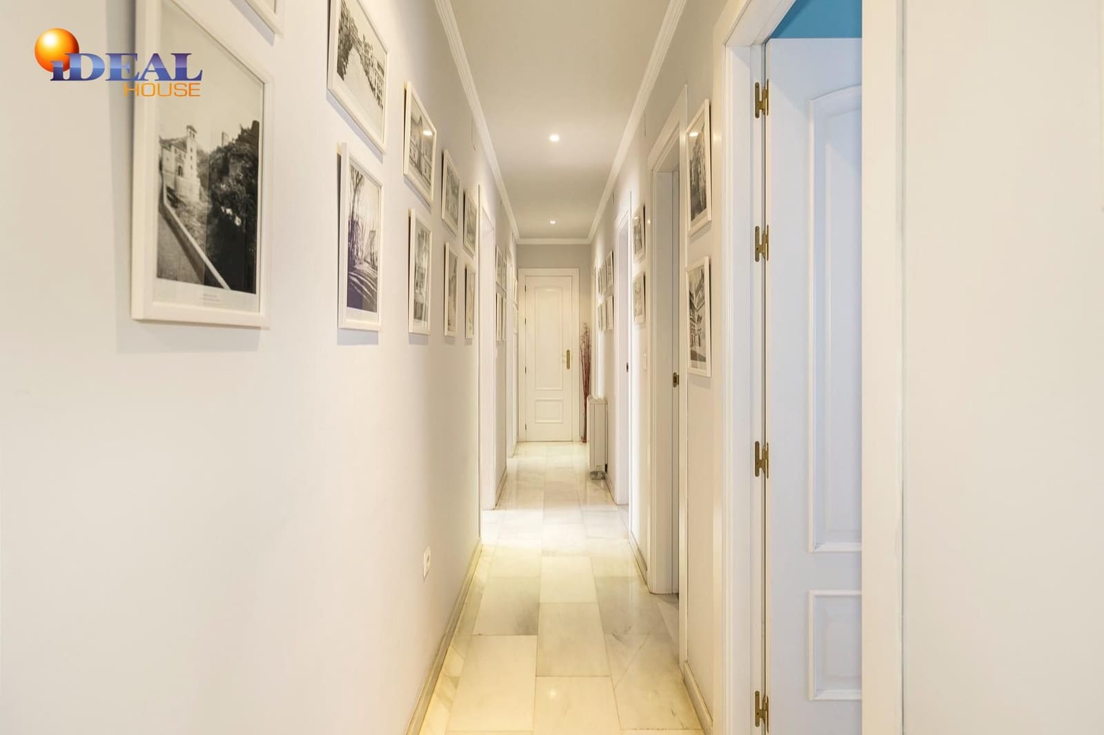 Casa de 6 habitaciones en Granada ciudad en venta con garaje - 340.000 € (Ref: 9433747)