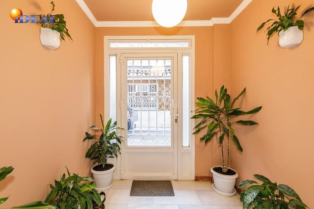 Casa de 6 habitaciones en Zaidin, Granada ciudad en venta con garaje - 340.000 € (Ref: 9433747)