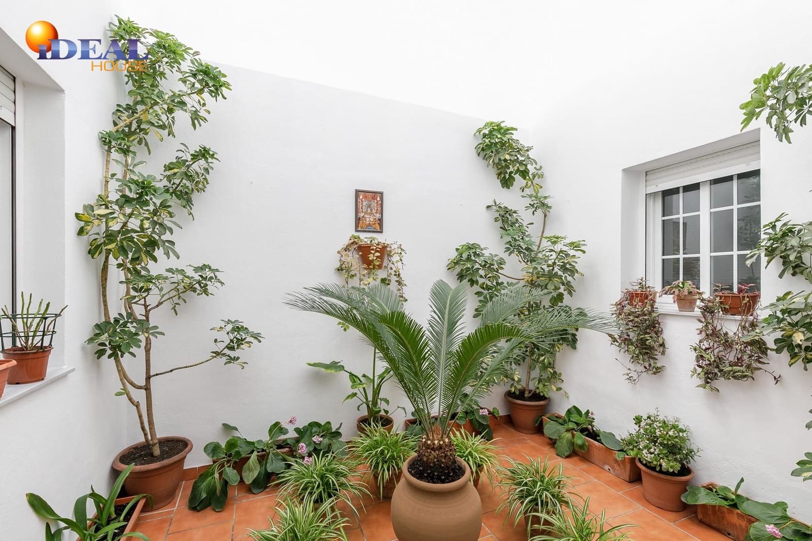Casa de 6 habitaciones en Granada ciudad en venta con garaje - 340.000 € (Ref: 9433747)