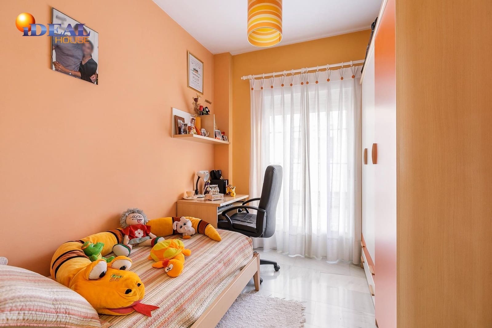 Casa de 6 habitaciones en Granada ciudad en venta con garaje - 340.000 € (Ref: 9433747)