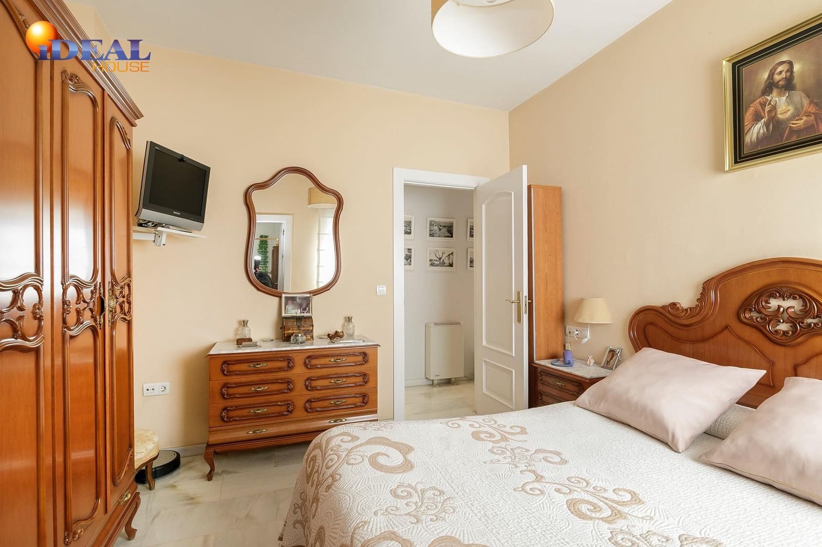 Casa de 6 habitaciones en Granada ciudad en venta con garaje - 340.000 € (Ref: 9433747)