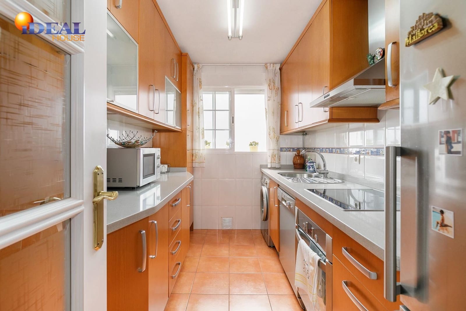 Casa de 6 habitaciones en Granada ciudad en venta con garaje - 340.000 € (Ref: 9433747)