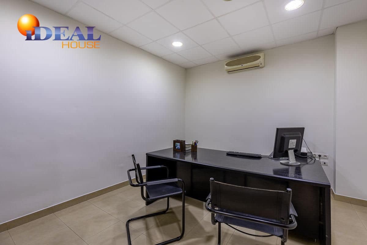 Oficina en Granada ciudad en venta - 189.000 € (Ref: 9433748)