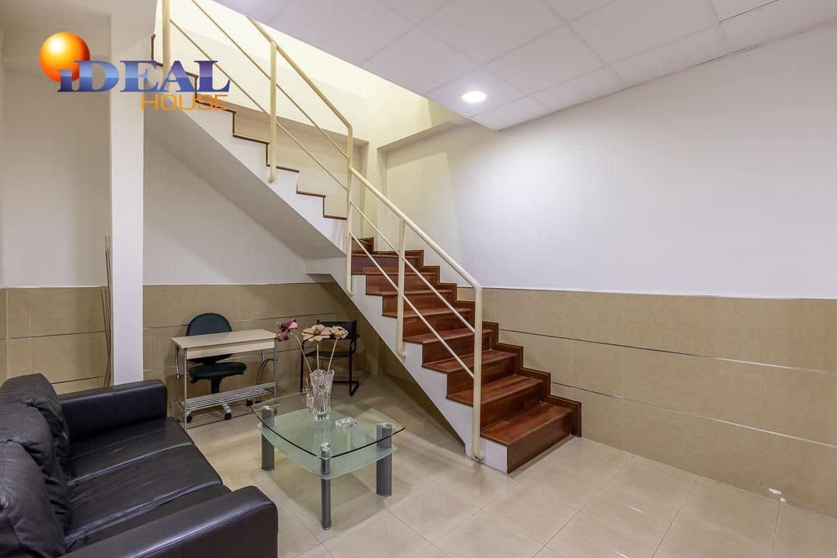 Oficina en Granada ciudad en venta - 189.000 € (Ref: 9433748)