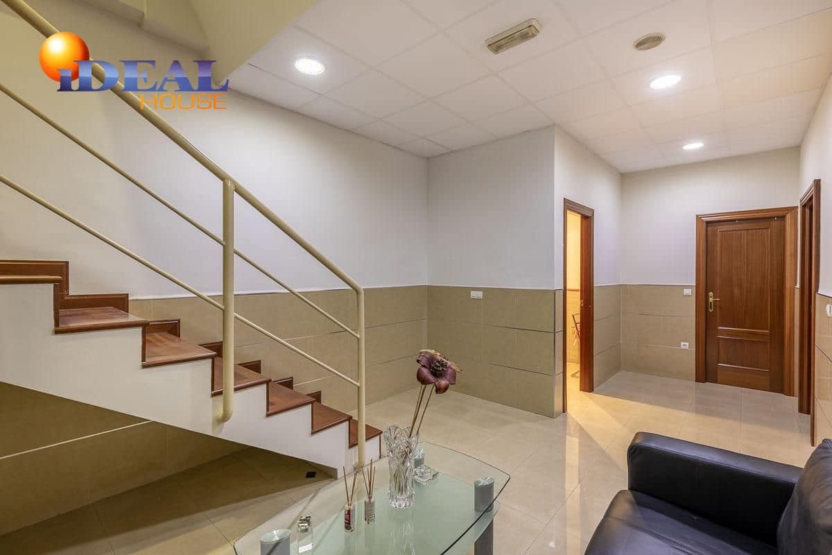 Oficina en Granada ciudad en venta - 189.000 € (Ref: 9433748)