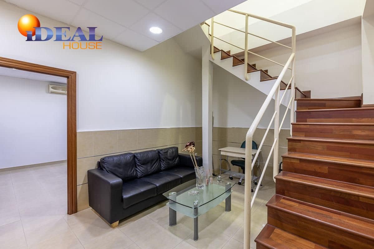 Oficina en Granada ciudad en venta - 189.000 € (Ref: 9433748)