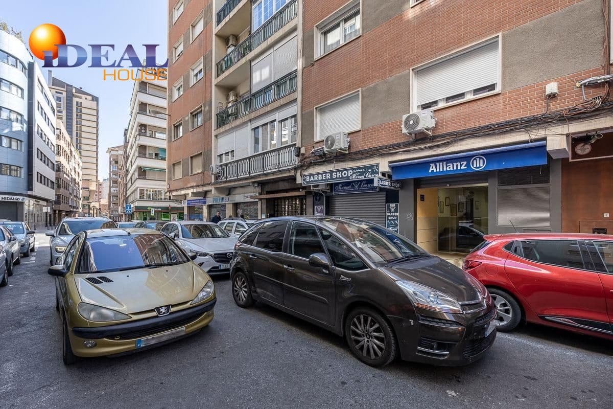 Oficina en Granada ciudad en venta - 189.000 € (Ref: 9433748)