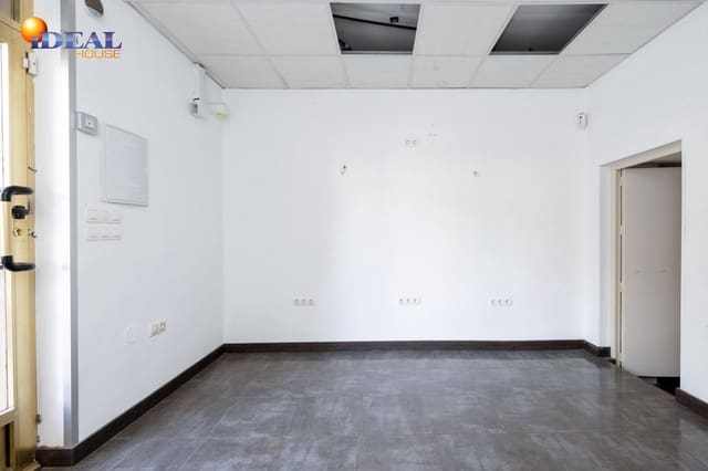 Kommersiell till salu i Carretera de la Sierra, Granada stad - 59 900 € (Ref: 9433752)