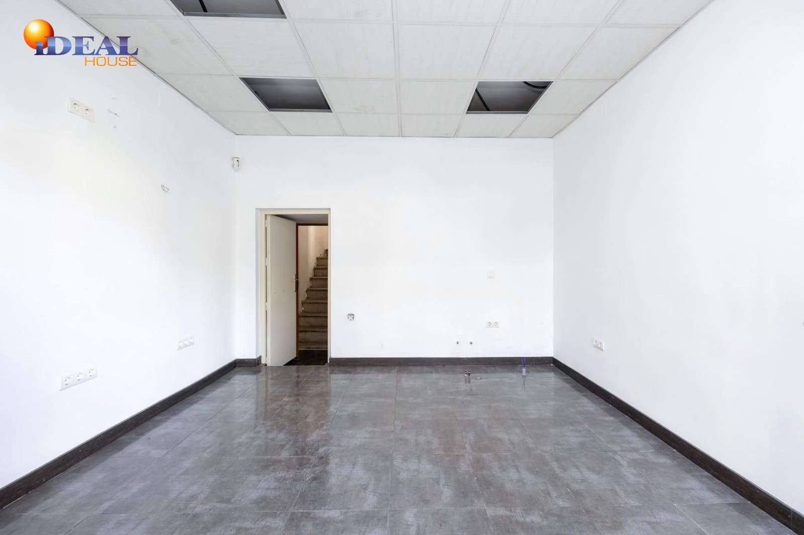 Kommersiell till salu i Granada stad - 59 900 € (Ref: 9433752)