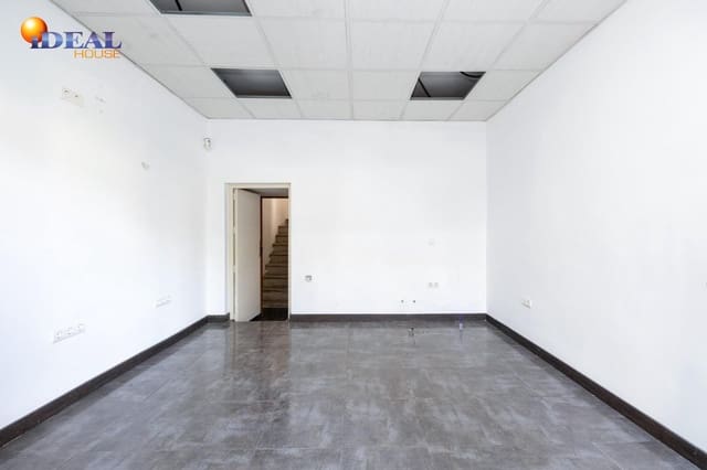 Kommersiell till salu i Carretera de la Sierra, Granada stad - 59 900 € (Ref: 9433752)