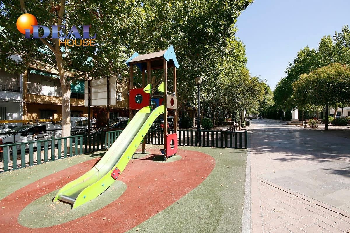 Kommersiell till salu i Granada stad - 59 900 € (Ref: 9433752)