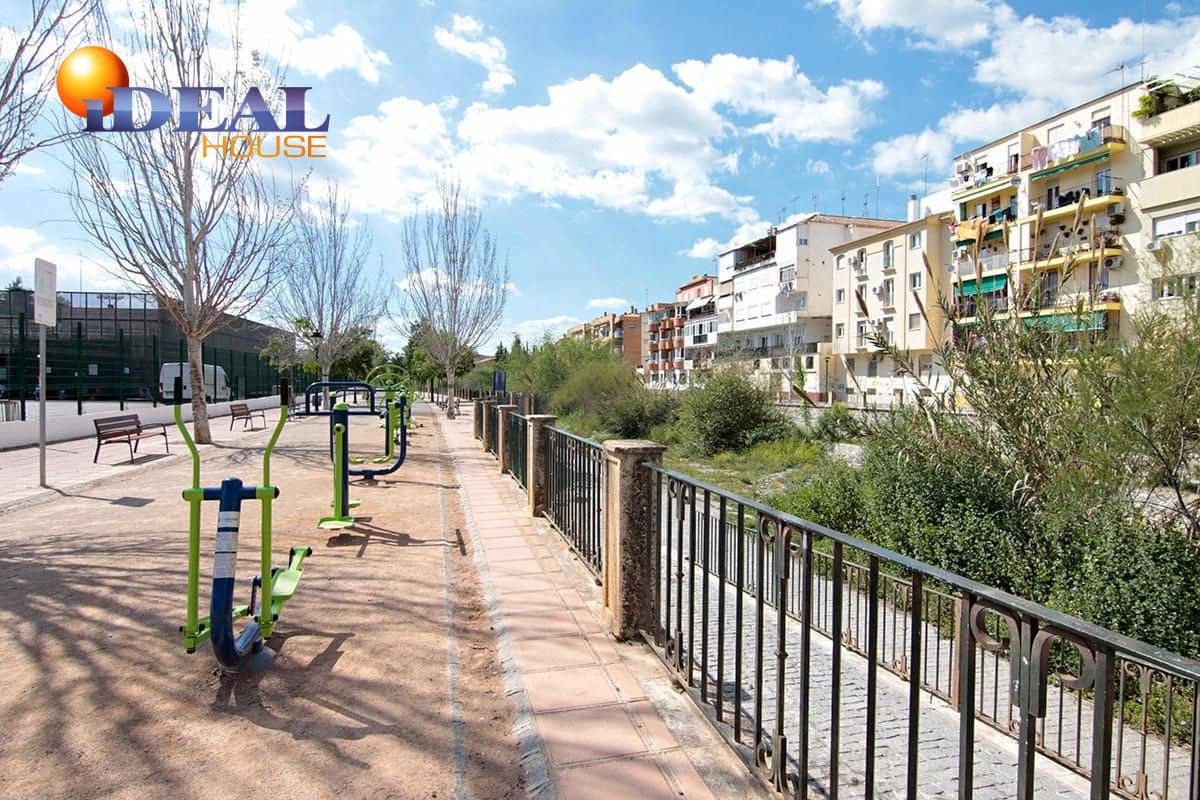 Kommersiell till salu i Granada stad - 59 900 € (Ref: 9433752)